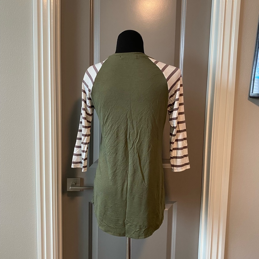 Top - Picture 2 of 2